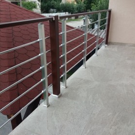 Алюмінієві поручні квадрат срібло з дерево поручня